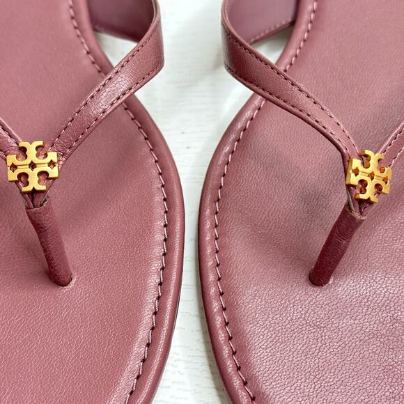Tory Burch New! Lavender Pink Leather Flip Flop Sandals Gold Logo Summer Vacay 9 - Picture 4 of 9